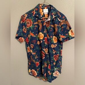 Men’s Denim & Flower Button up floral design shirt. Size medium Slim Fit.